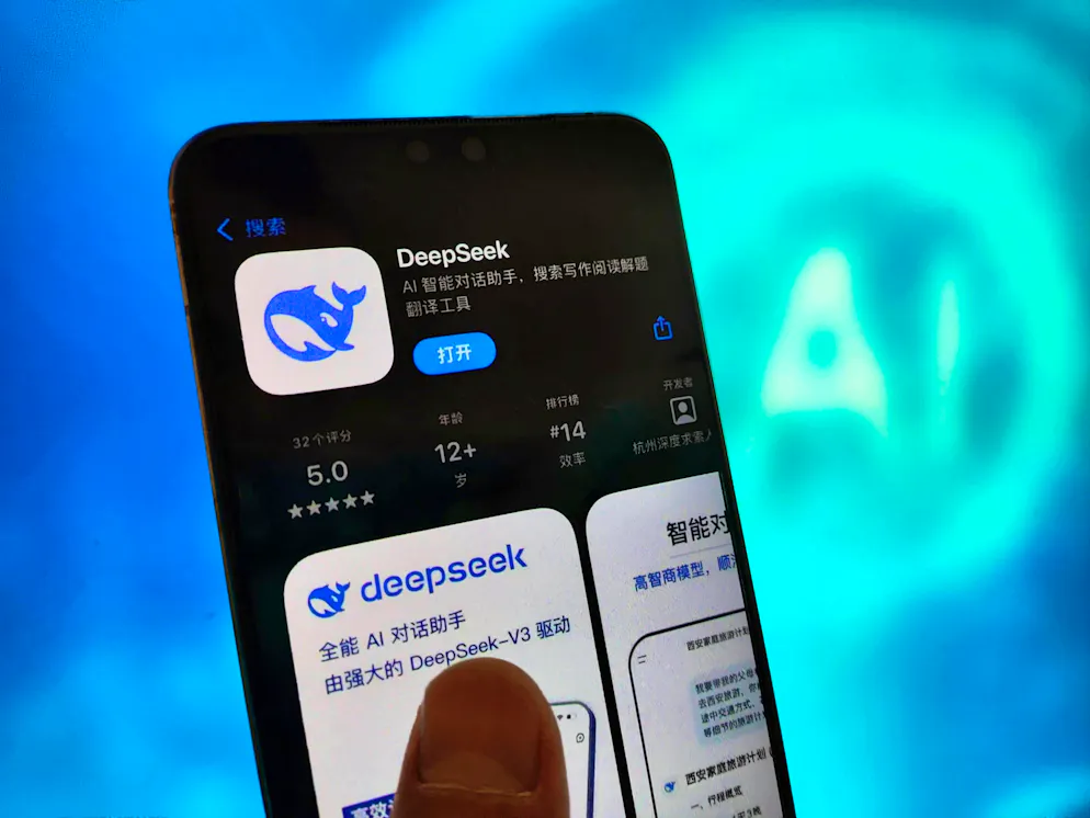 The Chinese company "DeepSeek" is sending the stock markets into turmoil with a free AI.