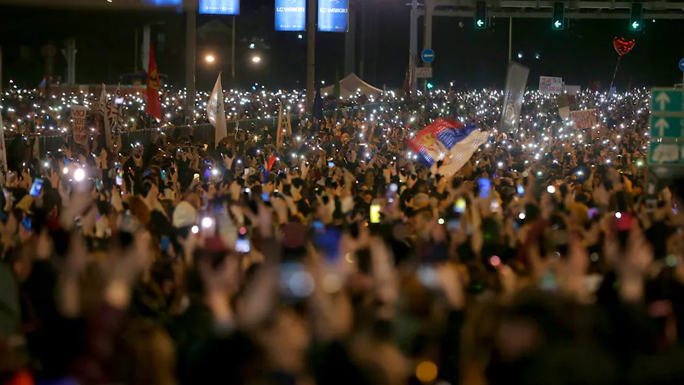 Les manifestants occupent depuis lundi matin le plus important noeud routier de Belgrade.