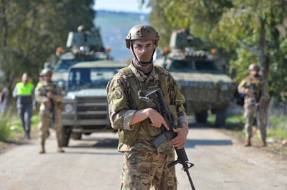 l'esercito libanese fatica a dispiegarsi nelle zone più a ridosso della linea di demarcazione e a evitare che i civili entrino in contatto diretto con i militari dello Stato ebraico.