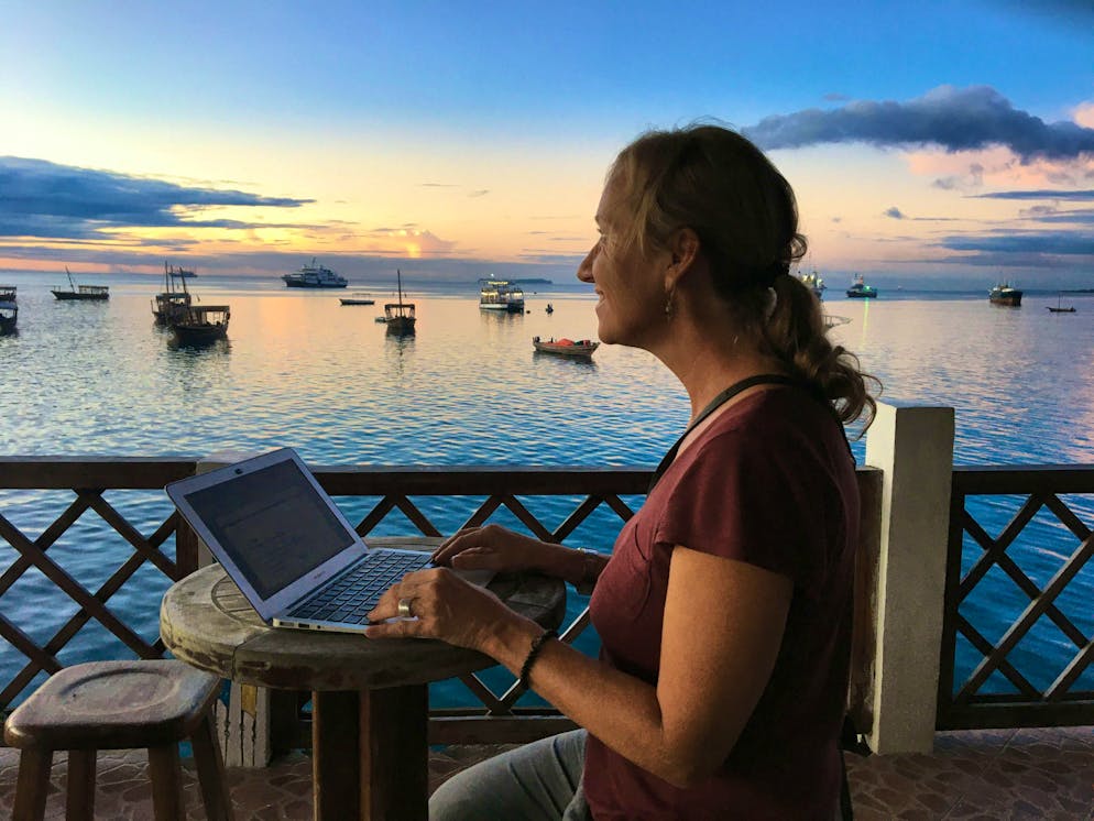 Swiss author writes in paradise: Christine Brand lives in Zanzibar in winter. Christine Brand writes her books from anywhere in the world. She spends the winter months on Zanzibar, where she types with a fantastic view of the sea.