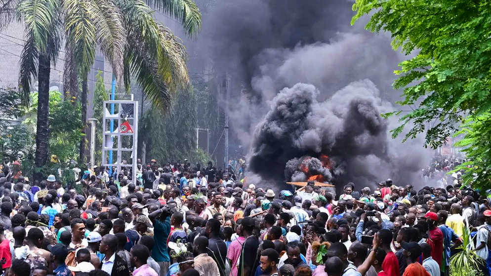 Caos a Kinshasa e Goma. Nuovi scontri e altri morti in Congo. La paura della «fuga» di ebola, dalle «conseguenze inimmaginabili»