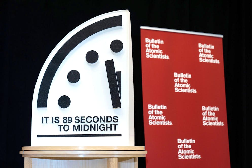 Weltuntergang in 89 Sekunden: Forscher warnen vor Desaster - Gallery. Forscher warnen angesichts der unsicheren und instabilen Lage auf der Welt vor einer globalen Katastrophe. 