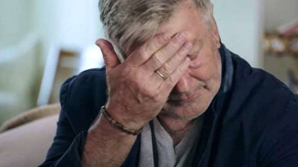 Spettacolo. Alec Baldwin riflette sul dramma di «Rust» nel trailer del suo reality show