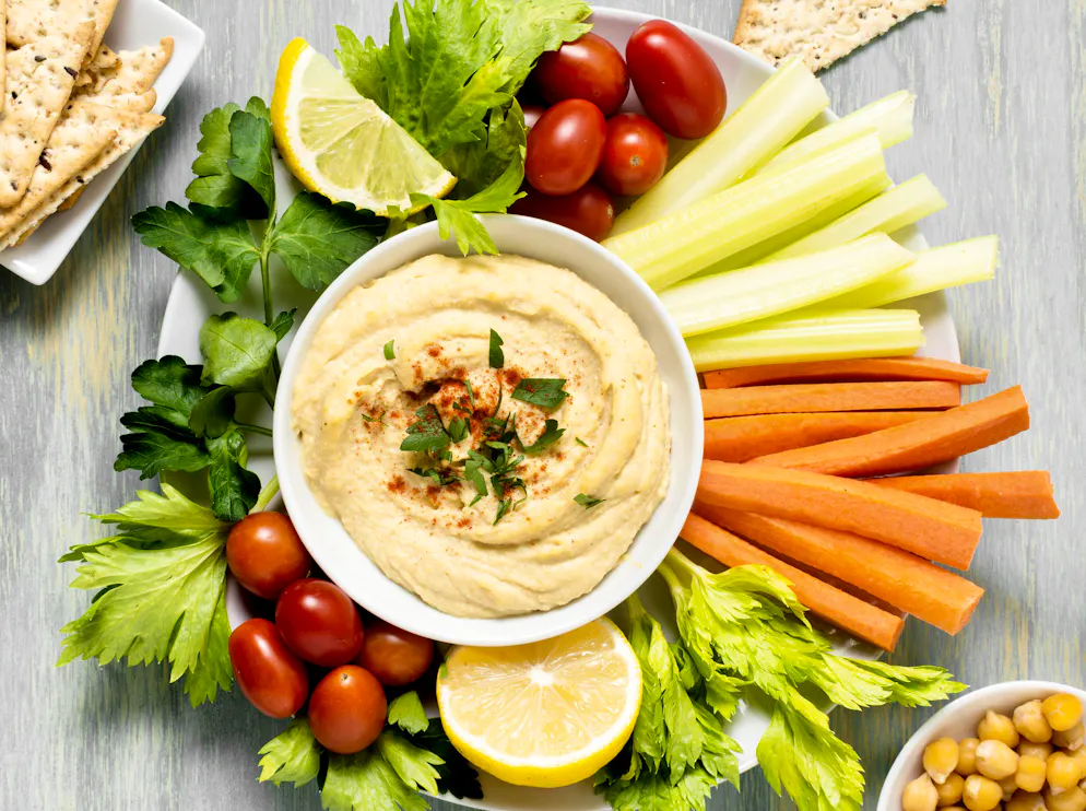 Vous mangez votre houmous avec des bâtonnets de carottes? C'est un excellent choix.