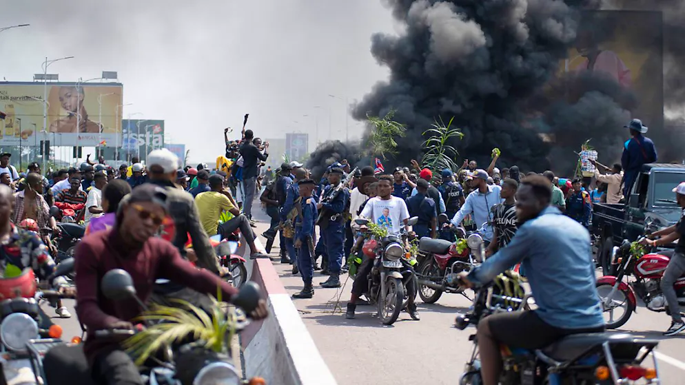 Disordini. Manifestanti attaccano diverse ambasciate in Congo, a rischio il laboratorio d'ebola a Goma