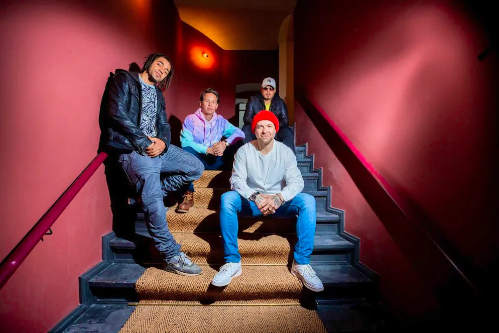 The German band Culcha Candela is not doing well online at the moment after a chat history with a fan was made public.