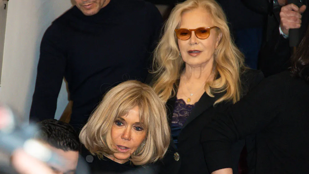 Fashion Week de Paris. Brigitte Macron adopte, sans le vouloir, la tendance du moment