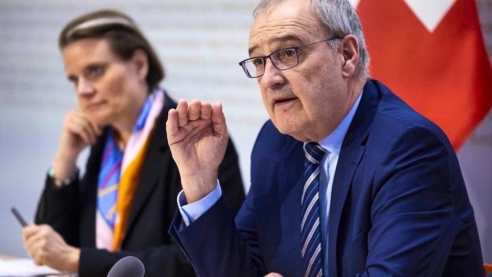 The operation of satellites is to be regulated by law in Switzerland. Economics Minister Guy Parmelin presented the corresponding bill to the media in Bern on Wednesday.