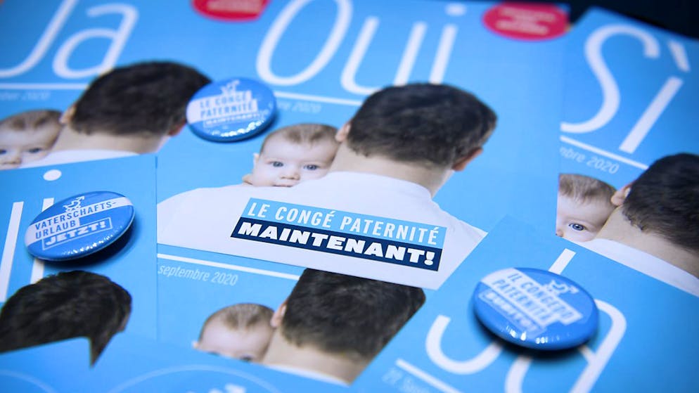 Après le congé paternité, la Suisse pourrait faire un pas de plus en introduisant un congé parental. Une commission parlementaire est ouverte à cette idée (archives).