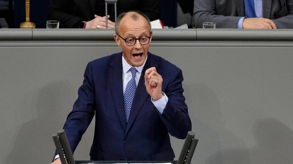 Il leader della Cdu Friedrich Merz oggi in Parlamento.