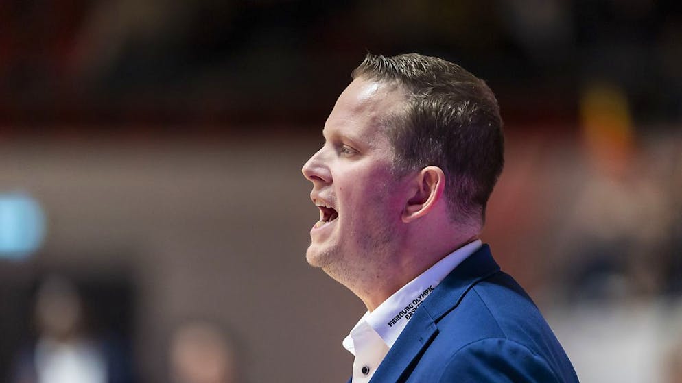 Knappe Heimniederlage gegen die Riesen Ludwigsburg: Fribourg Olympic mit Cheftrainer Thibaut Petit