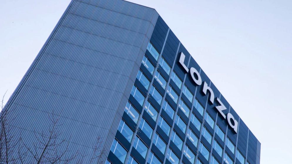 Comme attendu, Lonza a affiché une performance en repli l'an dernier. Subissant une contraction de ses ventes, le sous-traitant pharmaceutique bâlois a également vu son bénéfice net se contracter en l'espace d'un an à 637 millions de francs, contre 655 millions en 2023.