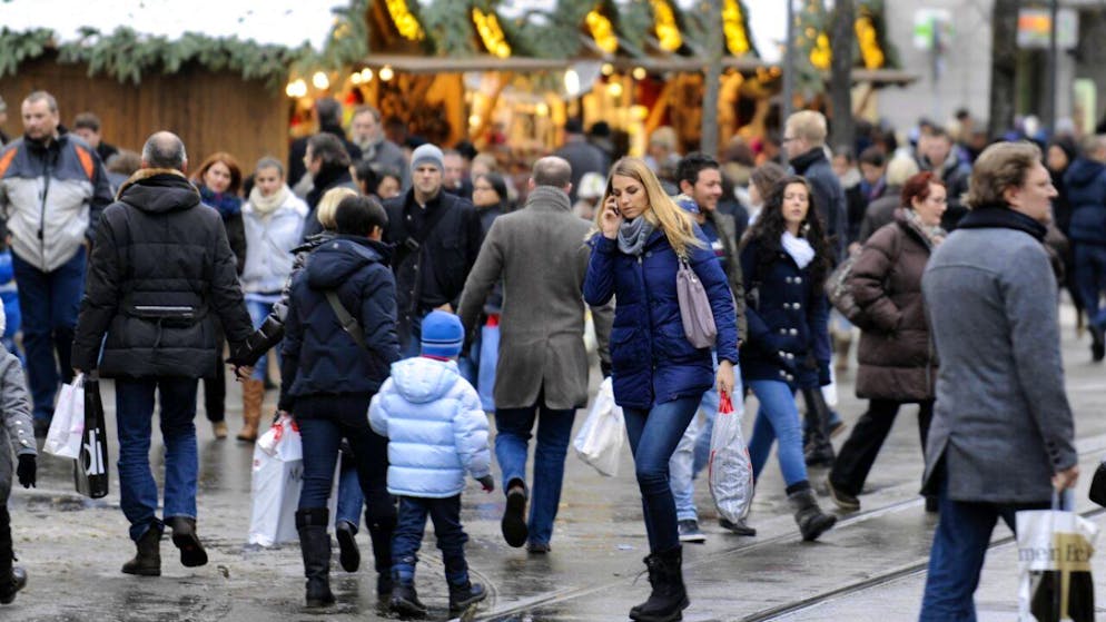 Der Bundesrat will beim Asylwesen sowie im Wohnungs- und im Arbeitsmarkt zusätzliche Massnahmen zur Abfederung der Zuwanderung ergreifen.