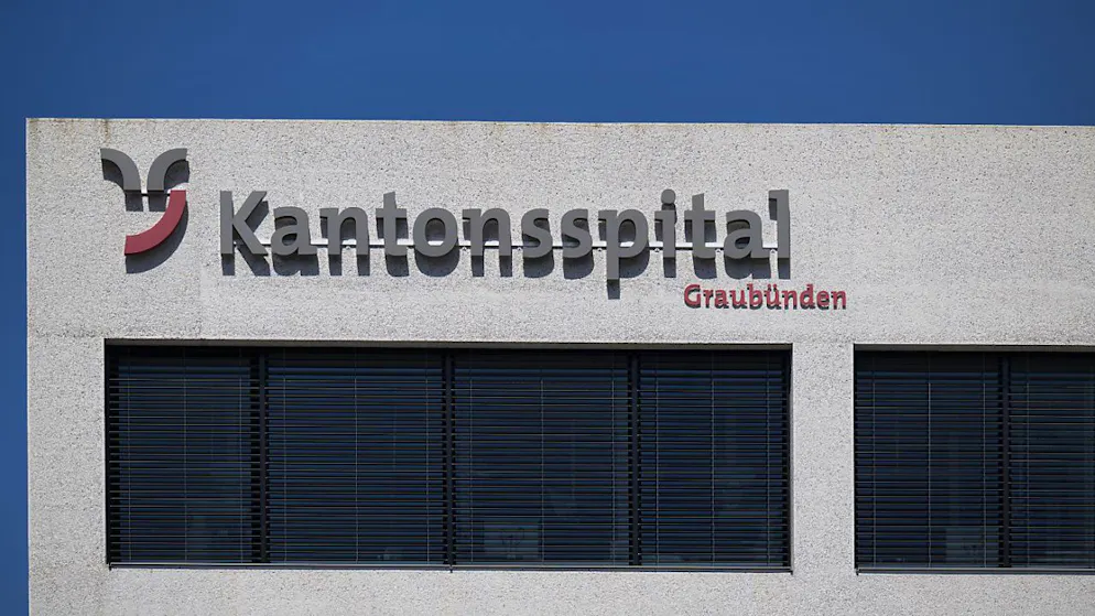 L'ultima parola sulla fusione dell'Ospedale dell'Alta Engadina con quello cantonale a Coira spetta alla popolazione degli undici comuni engadinesi. (immagine d'archivio)