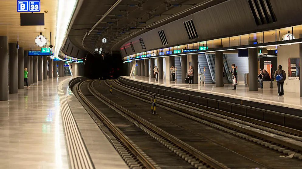 Im Zürcher Hauptbahnhof attackierte ein Eritreer 2023 brutal zwei Frauen. Das Zürcher Bezirksgericht verurteilte den Mann am Mittwoch zu zehn Jahren Freiheitsstrafe. (Archivbild)