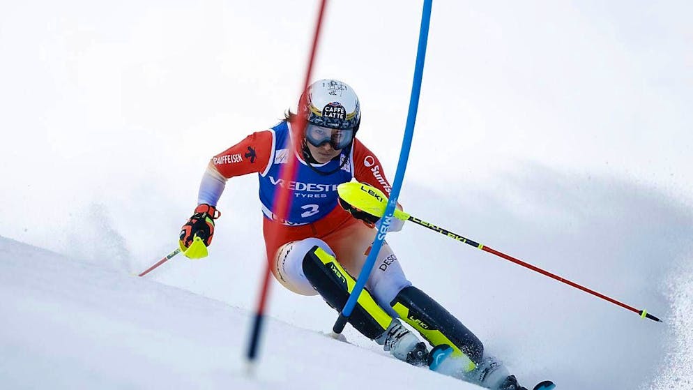 Wendy Holdener performs well in the first run of the slalom in Courchevel and still has a chance of winning in second place
