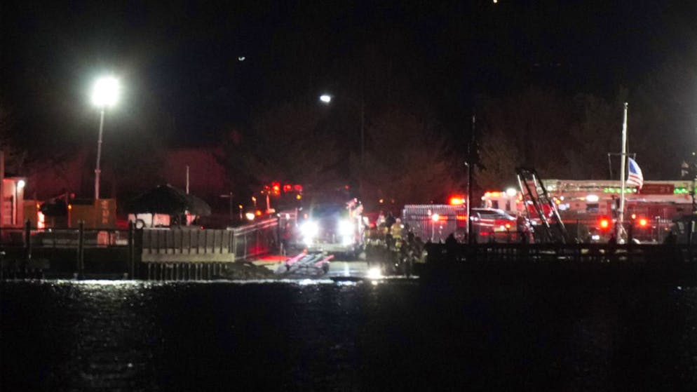 Soixante-quatre personnes voyageaient dans l'avion de ligne de la compagnie régionale PSA, filiale d'American Airlines, entré en collision avec un hélicoptère de l'armée américaine, avec trois militaires à bord, mercredi soir au-dessus du fleuve Potomac.