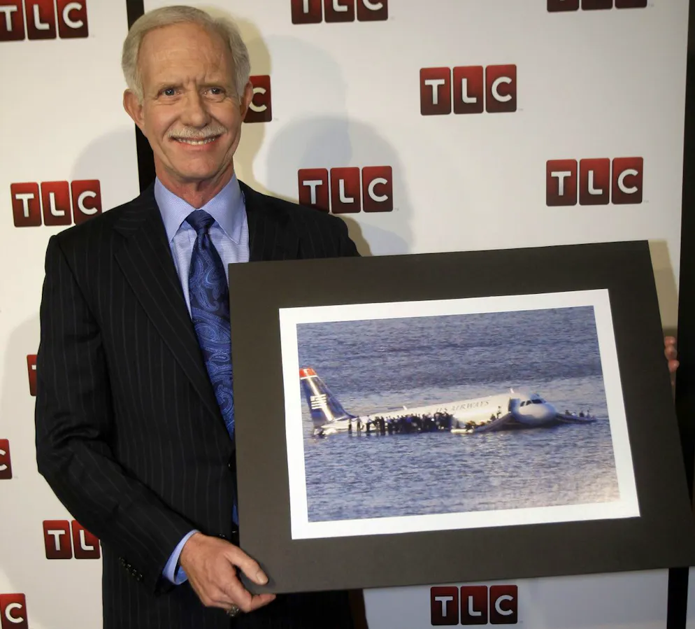 Über die Notwasserung, die Chesley «Sully» Sullenberger in New York geschafft hat, ist ein Spielfilm gedreht worden. 