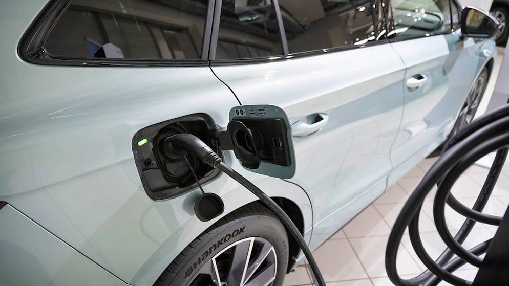 La vendita di vetture elettriche non si sviluppa come vorrebbero le autorità e gli operatori del settore.