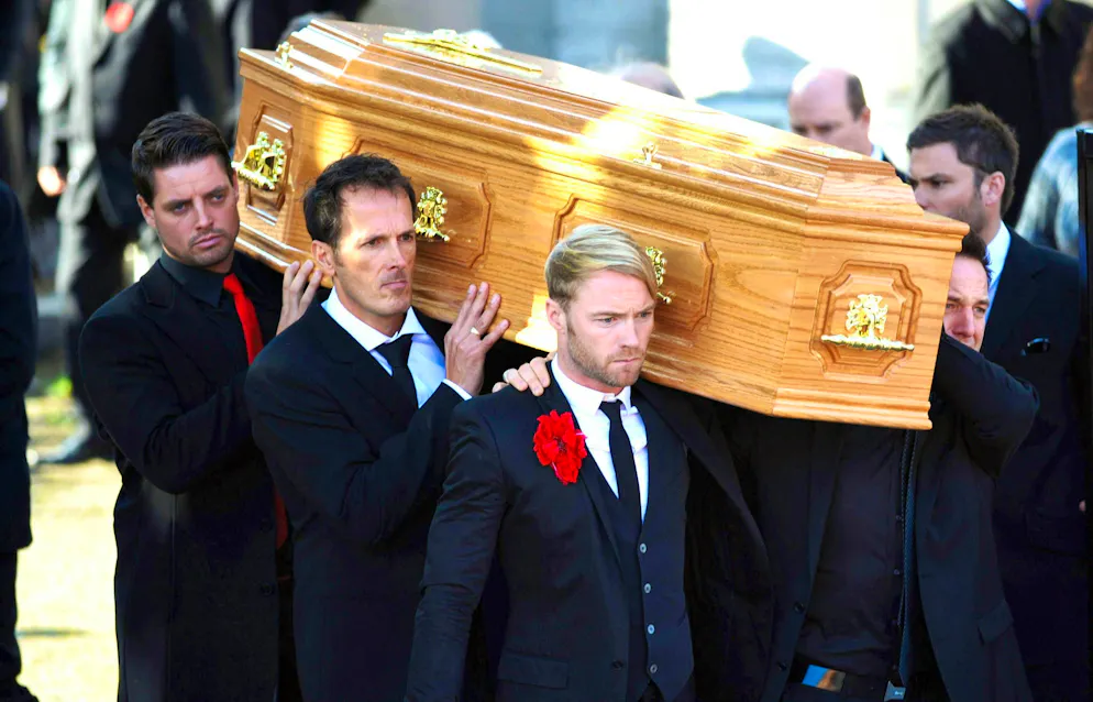 In October 2009, Boyzone member Steven Gately died. At the funeral in his native Dublin, his bandmates carried his coffin.