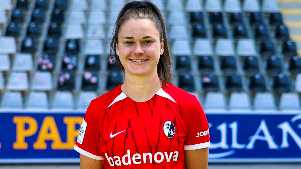 The 22-time international Svenja Fölmli is under contract with SC Freiburg.