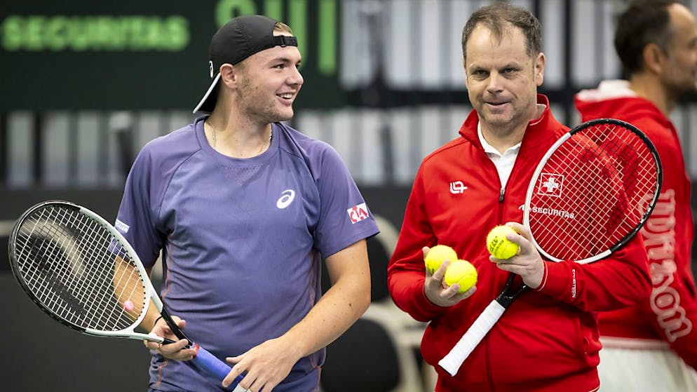 Lüthi (à droite) mise sur Stricker (à gauche) en simple face à l'Espagne.