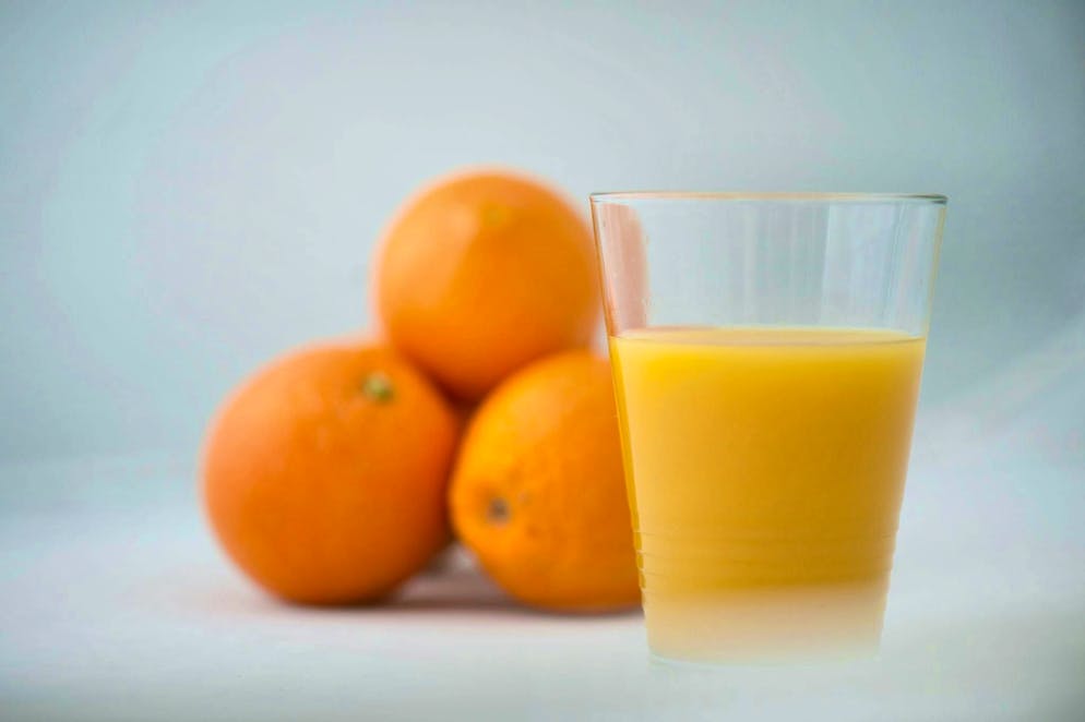 Au lieu de boire du jus d'orange, il est plus judicieux de manger directement une orange entière.