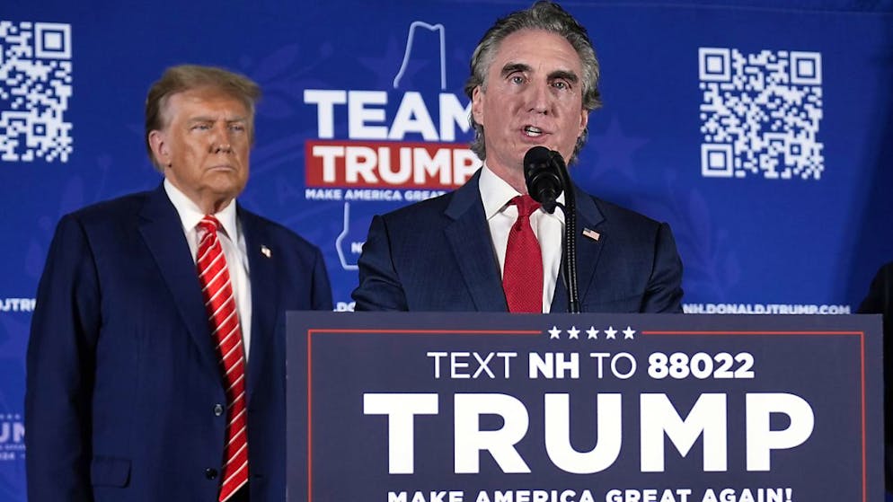 Le Sénat américain a confirmé jeudi Doug Burgum, un proche de l'industrie pétrolière et gazière, pour gérer les terres fédérales et les parcs nationaux.