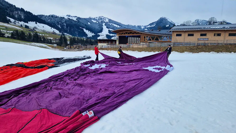 Ballons. ... puis on le déplie.