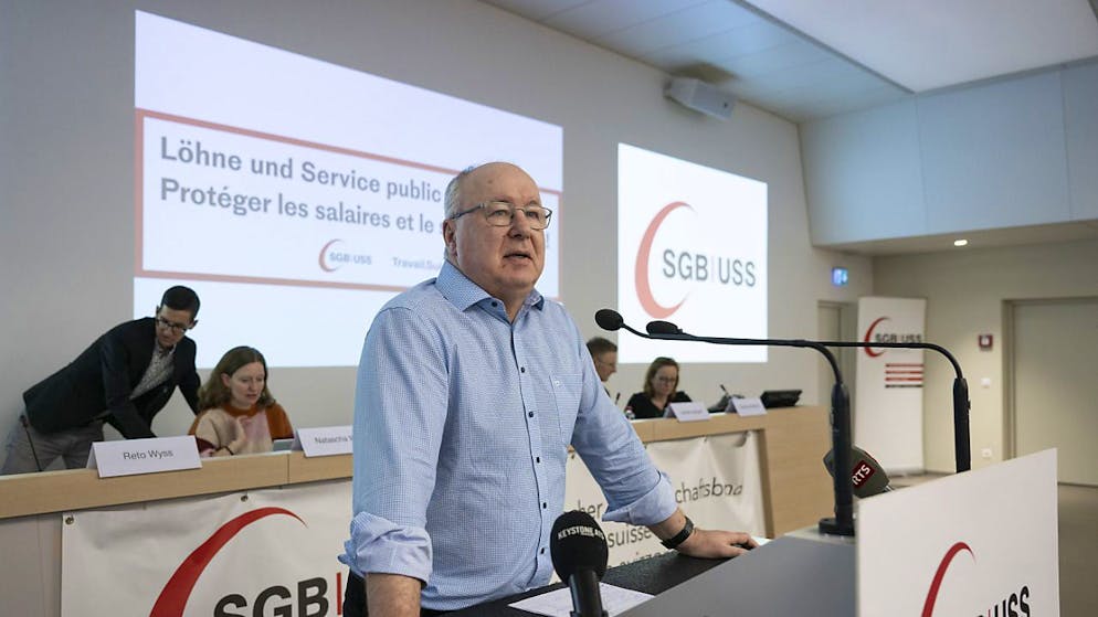 Il presidente dell'USS Pierre-Yves Maillard oggi durante l'assemblea dei delegati.