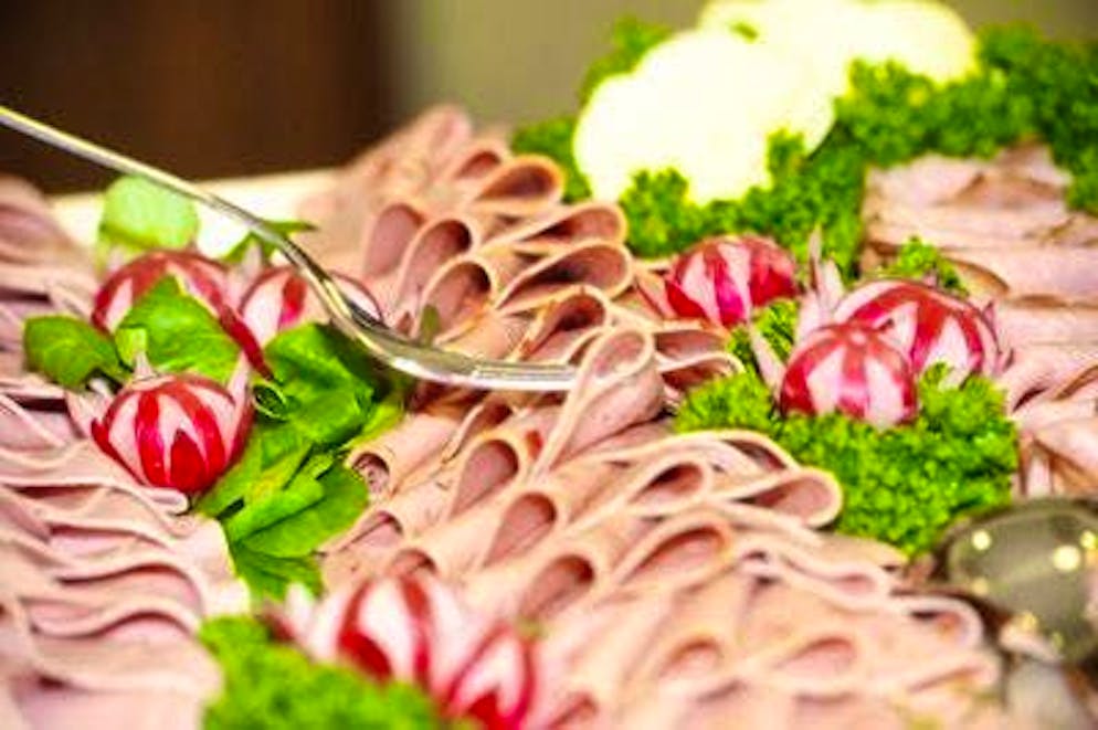 L'Organisation mondiale de la santé (OMS) déconseille la consommation de saucisses.