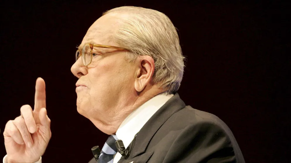 La romba di Jean-Marie le Pen è stata profanata.