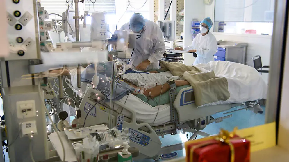 L'Hôpital fribourgeois (HFR) a dû prendre une série de mesures pour réduire les charges (image d'illustration).