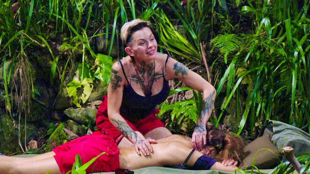 Edith Stehfest showed herself to be a top masseuse. But she doesn't want to cook. That's why she went on a cooking strike.