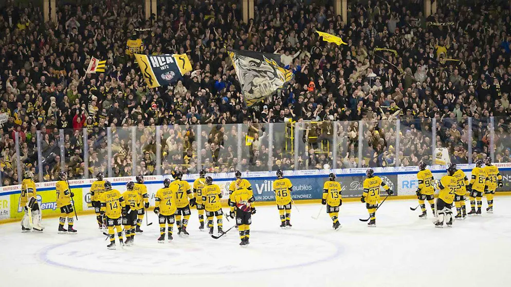 Lars Leuenberger is building a record for eternity - Gallery. HC Ajoie is celebrated after the 2:1 home win over EV Zug. Ajoie wins three games in a row in the National League for the first time in two years