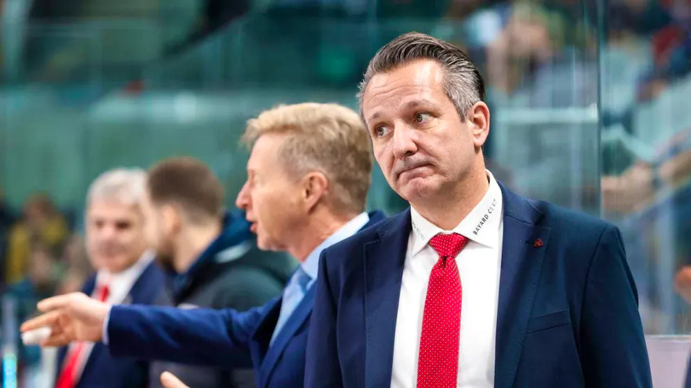 Lars Leuenberger is building a record for eternity - Gallery. Marco Bayer took over at the ZSC Lions almost at the same time as Lars Leuenberger in Freiburg. However, the Lions suffered their fifth championship defeat under Bayer in a 5-2 loss in Bern