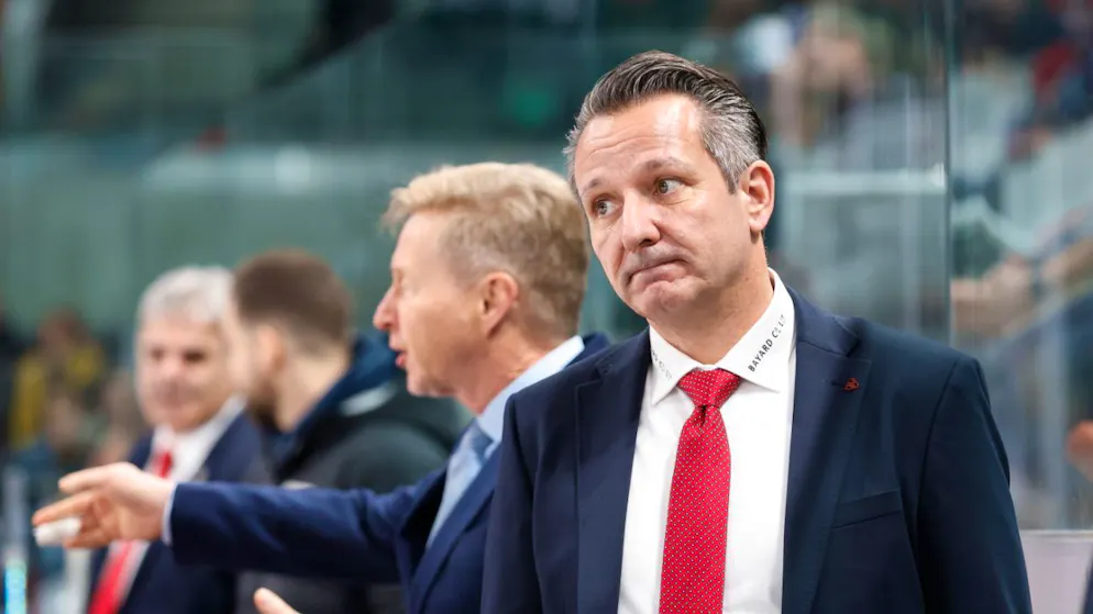 Lars Leuenberger baut am Rekord für die Ewigkeit - Gallery. Marco Bayer übernahm bei den ZSC Lions fast gleichzeitig wie Lars Leuenberger in Freiburg. Beim 2:5 in Bern kassierten die Lions aber schon die fünfte Meisterschaftsniederlage unter Bayer