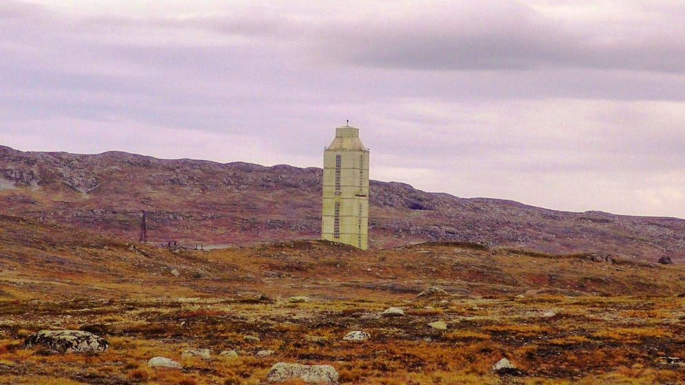 A drilling rig on the Kola Peninsula in 2007. The Kola borehole is considered to be the only over-deep borehole in a continental shield.