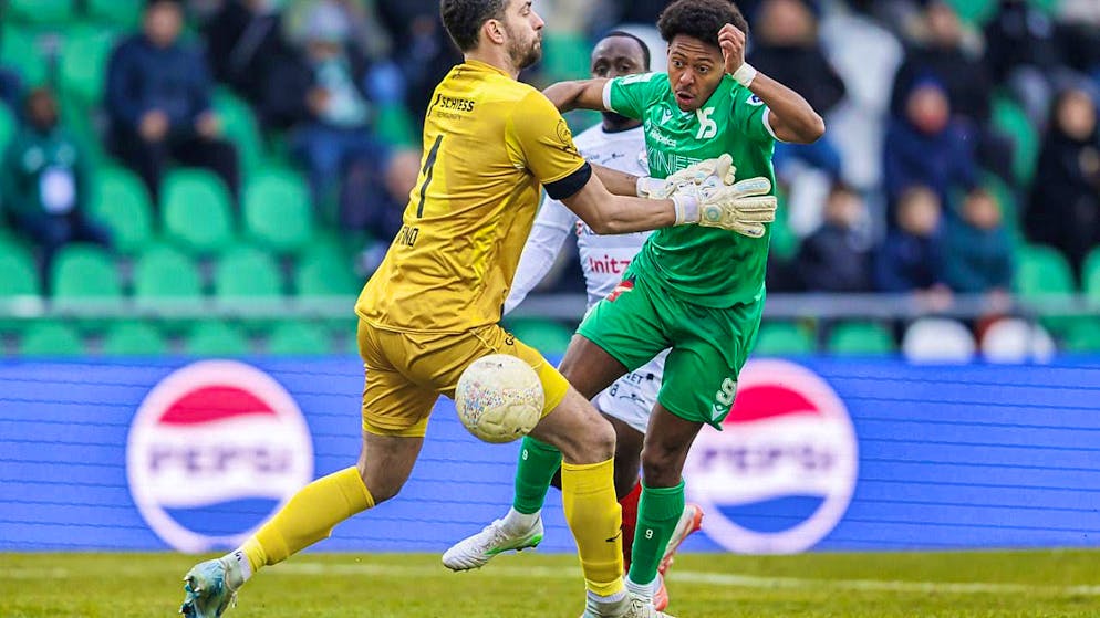 Goalkeeper Stefanos Kapino's foul on Marley Aké, penalized with a penalty, leads to Winterthur's defeat after ten minutes