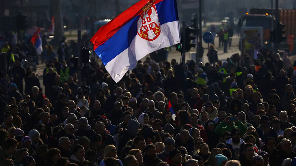 Cette révélation intervient au moment où la Serbie est en crise, la population se révoltant depuis des mois contre la corruption du gouvernement.