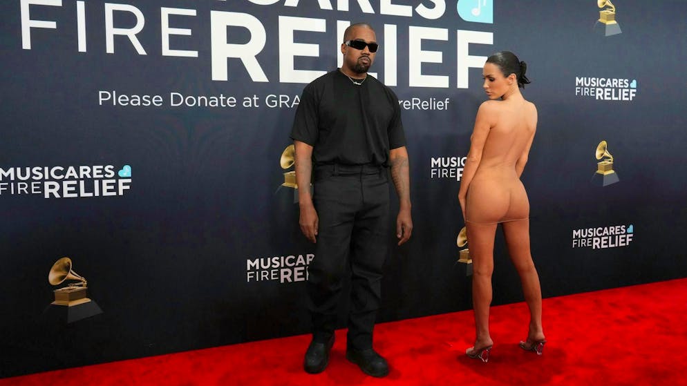 Kanye West's partner almost naked at Grammy Awards - Gallery. Kanye West and Bianca Censori on the red carpet.