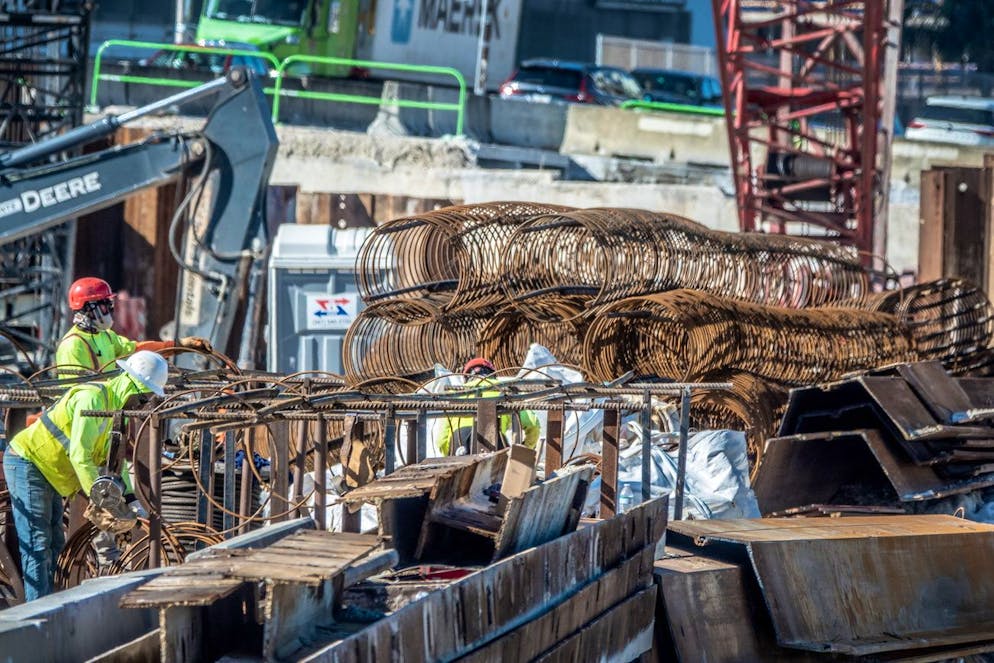 Bauarbeiten an einer Brücke in Miami, Florida.