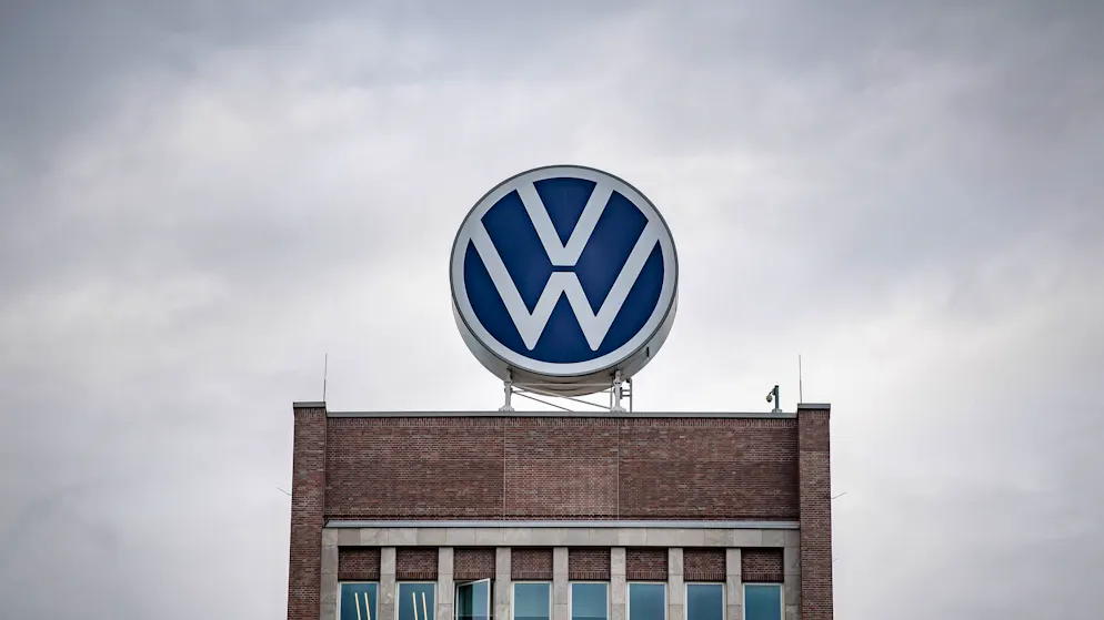 Profit slump. VW cuts 50,000 jobs
