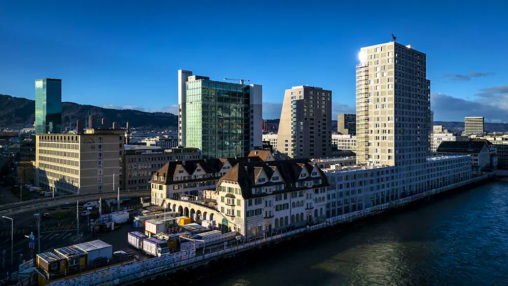 In der Schweiz sind die Preise für Wohneigentum im vierten Quartal weiter gestiegen. Vor allem Eigentumswohnungen haben sich verteuert.(Symbolbild)