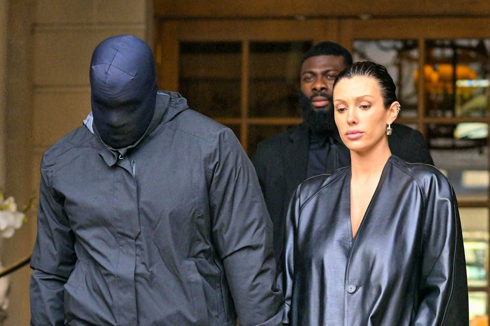 Bianca Censori and her looks. Still all wrapped up, the couple appeared in Paris in February 2024.