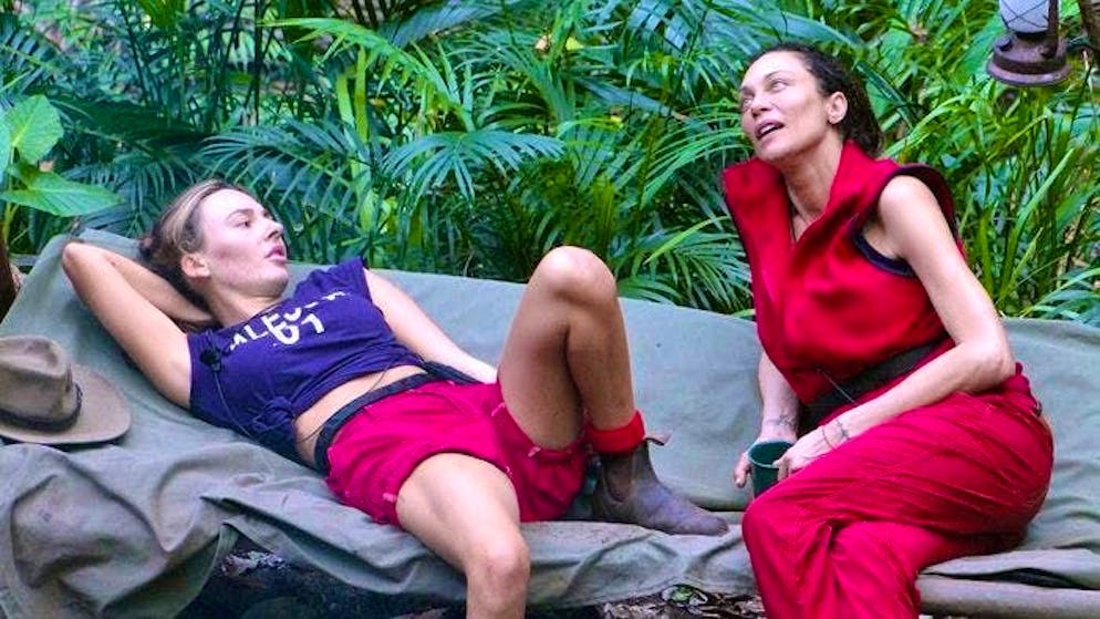 Day 11 in the jungle camp. Lilly Becker tells Alessia Herren about the tragic accidental death of her parents.