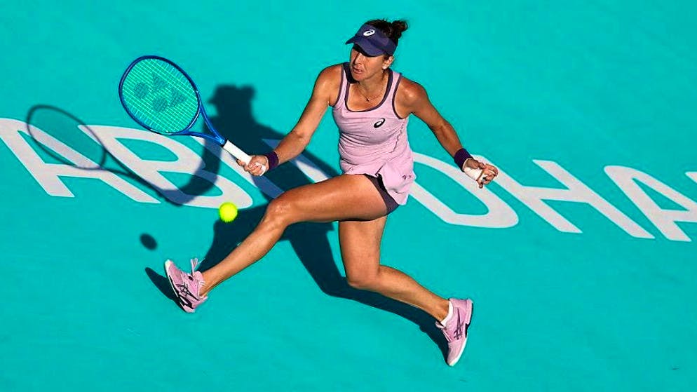 Belinda Bencic gets off to a good start at the WTA tournament in Abu Dhabi.