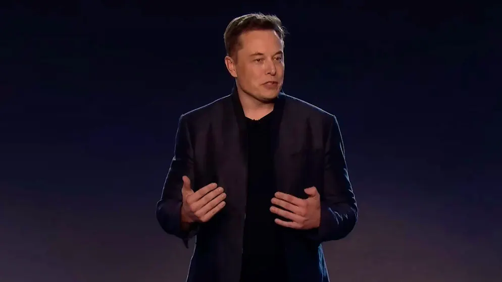 Elon Musk verspricht gerne viel, wenn es um die Elektroautos von Tesla geht.