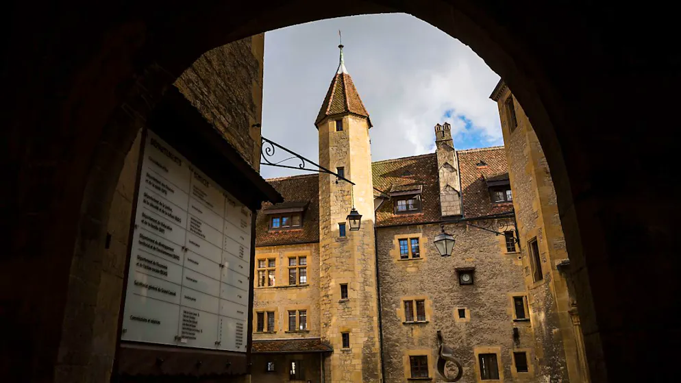 Zwölf Jahre und drei Monate Gefängnis: Das Neuenburger Strafgericht bestätigte die Strafe für einen Mann, der sich und seine Frau töten wollte. (Archivbild)