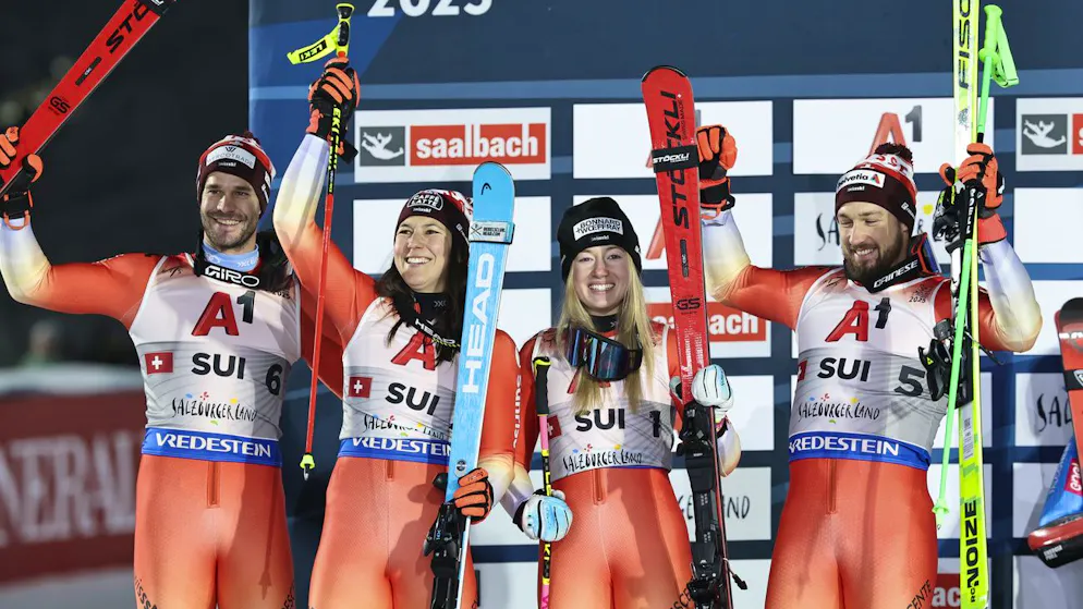 Das Schweizer Team gewinnt beim Teamevent an der Ski-WM in Saalbach Silber.